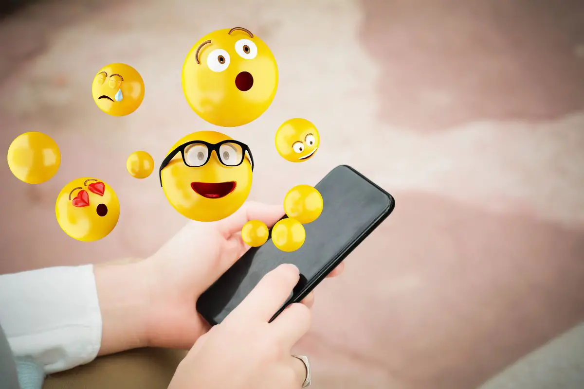 What do Kik emojis mean?